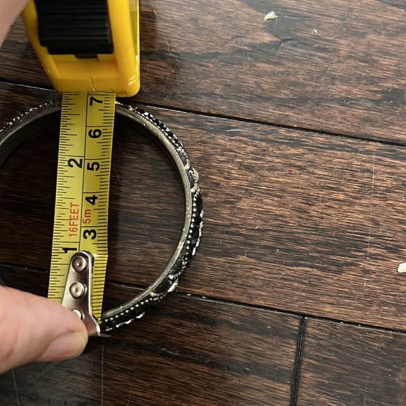 Bracelet with black and white stones. - Picture 2 of 5